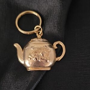Gold Teapot Key Holder